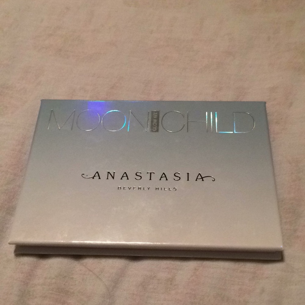 Moon child Anastasia glow kit